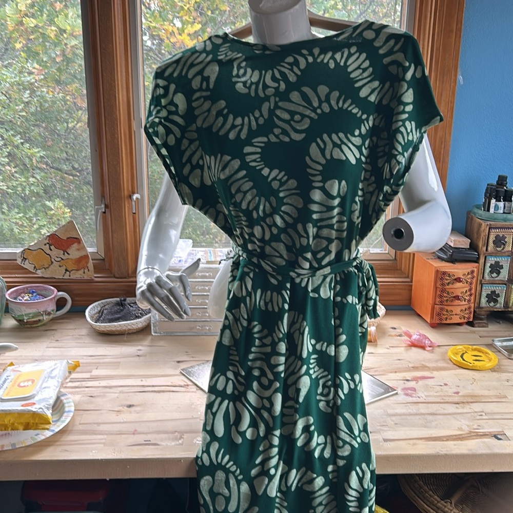 Green shortsleeved dress - Picture 3 of 3